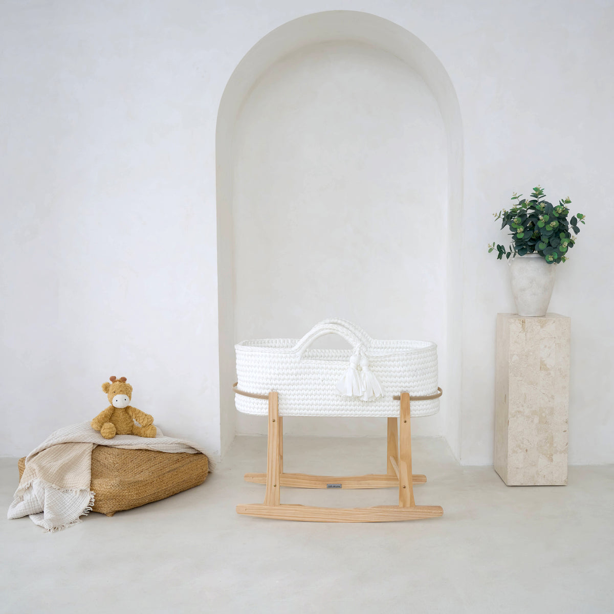 Clair de Lune Crochet Moses Basket with Natural Rocking Stand CL6654WE